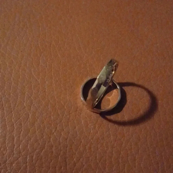 💙🌹New yellow tone wedding band - Picture 8 of 10